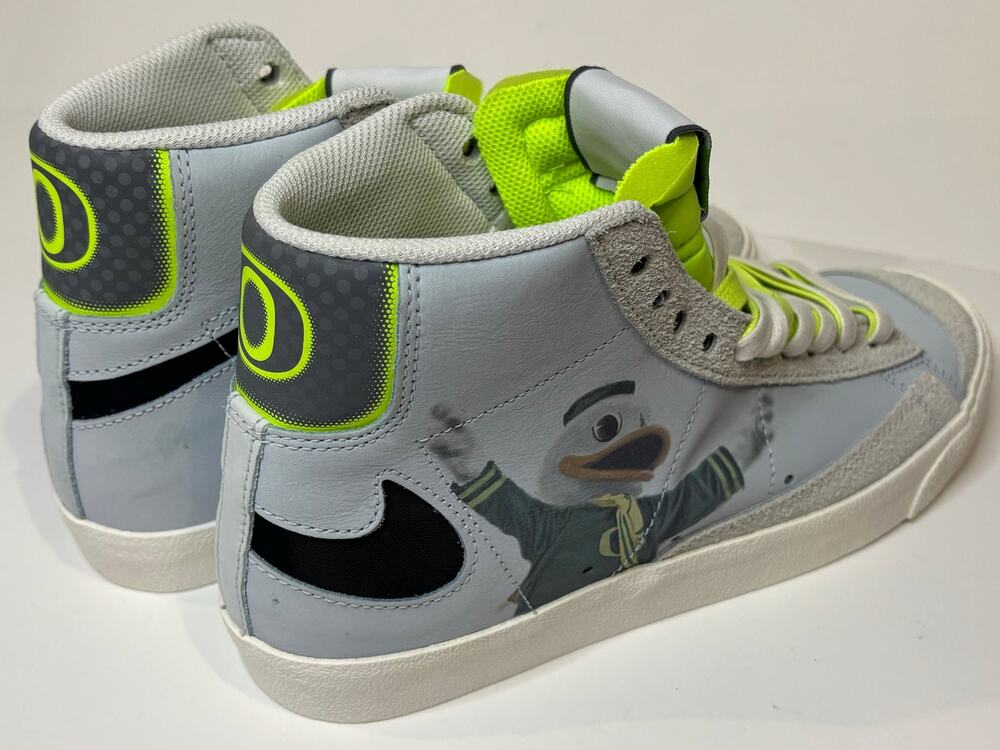 Nike Blazer Mid 77 Oregon Ducks Mascot Gray Volt Sneakers Men's Size 7.5
